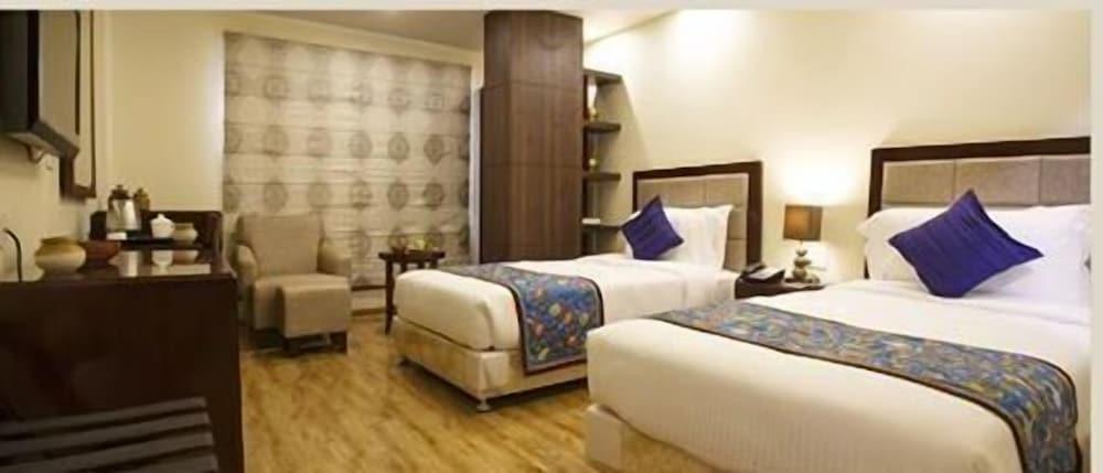Pipal Tree Hotel - Room