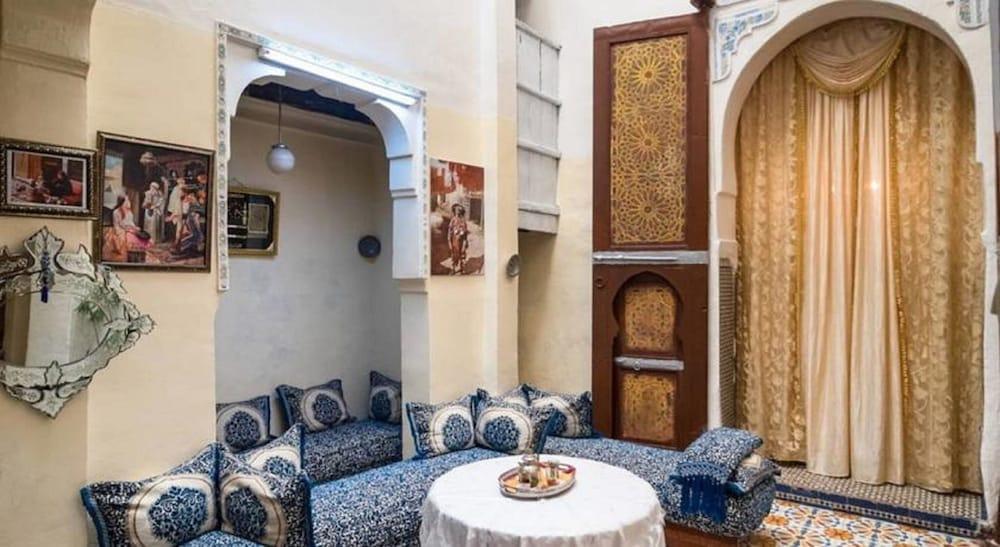 Family Room for 4 Peoples Sunny Riad Inside Medina Fes El Bali - Featured Image