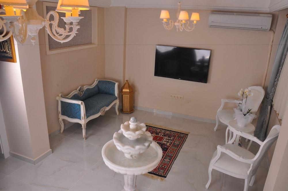 Divani Ali Hotel - Lobby Sitting Area