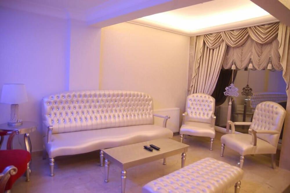 Pearl Hotel Istanbul - Lobby Sitting Area