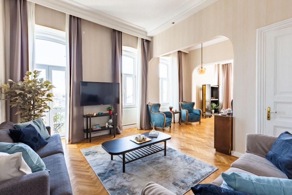 Missafir Historical Flat With Sea View in Beyoglu - Featured Image