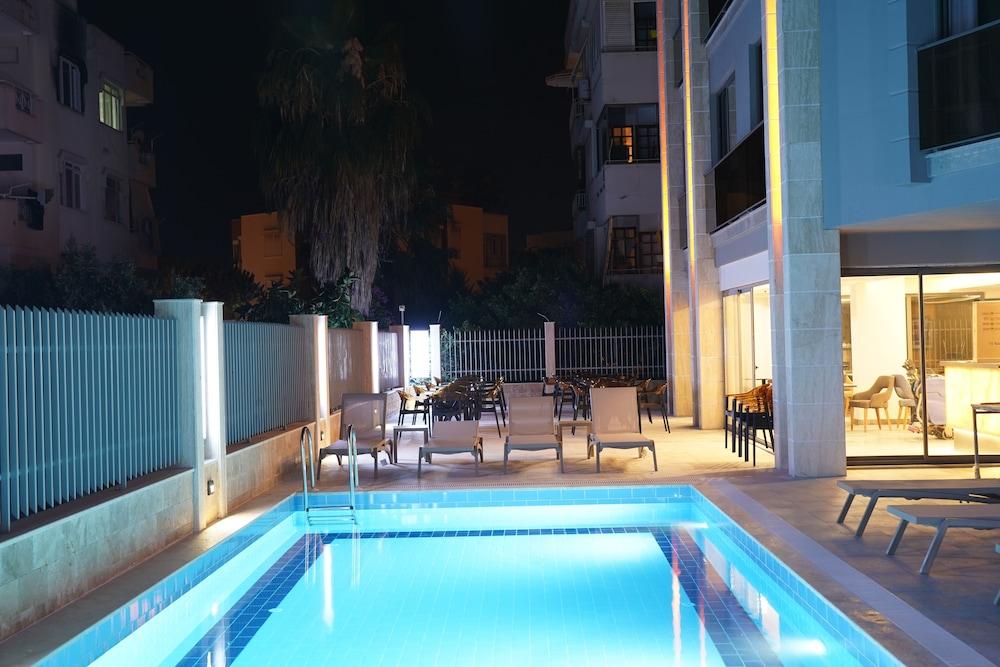 Peramis Hotel & Spa - Pool