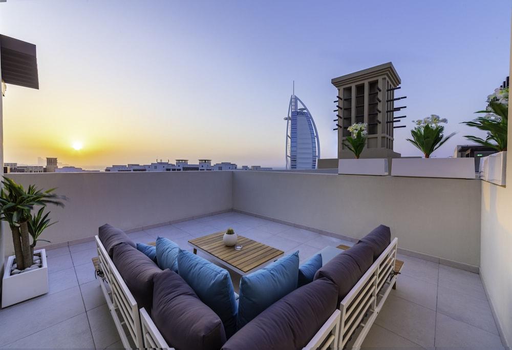 Maison Privee - Exclusive Luxury 3BR Apt with scenic views of Burj Al Arab - Featured Image