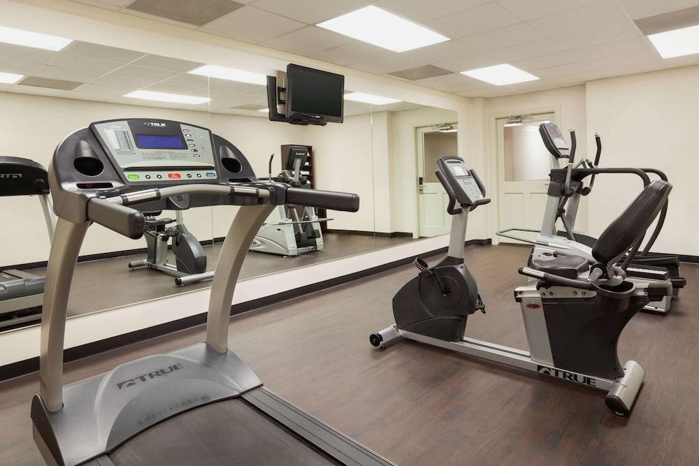 Super 8 by Wyndham Cherokee - Fitness Facility