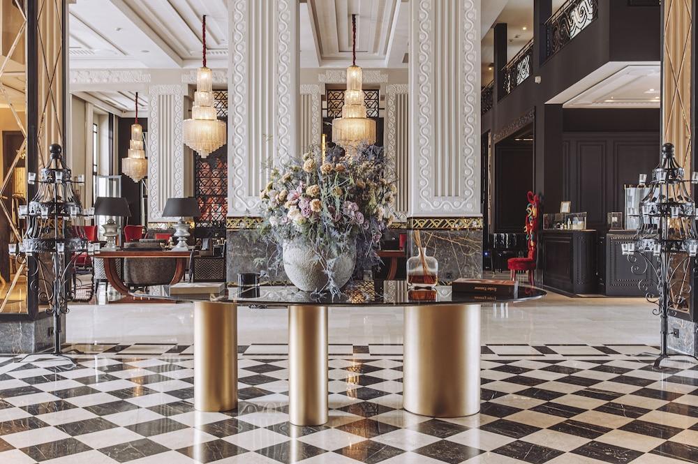 Le Casablanca Hotel - Featured Image