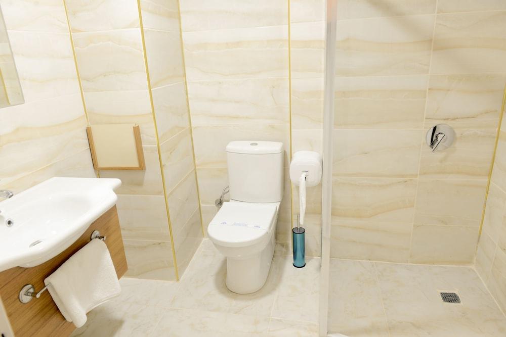 Van Yakut Hotel - Bathroom