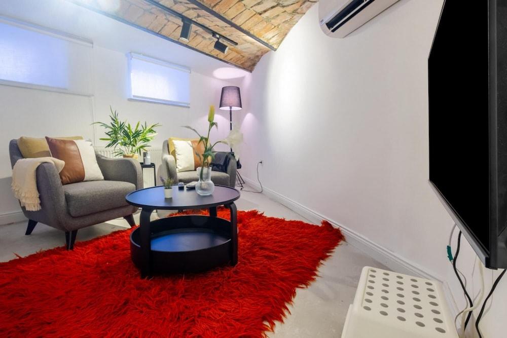 Vibrant Flat 5 Minutes Walk to Istiklal in Beyoglu - Featured Image
