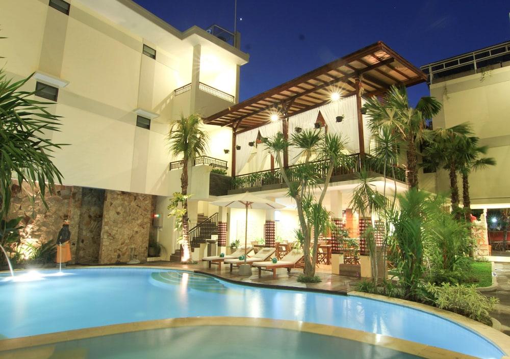 Manggar Indonesia Hotel & Residence - Outdoor Pool