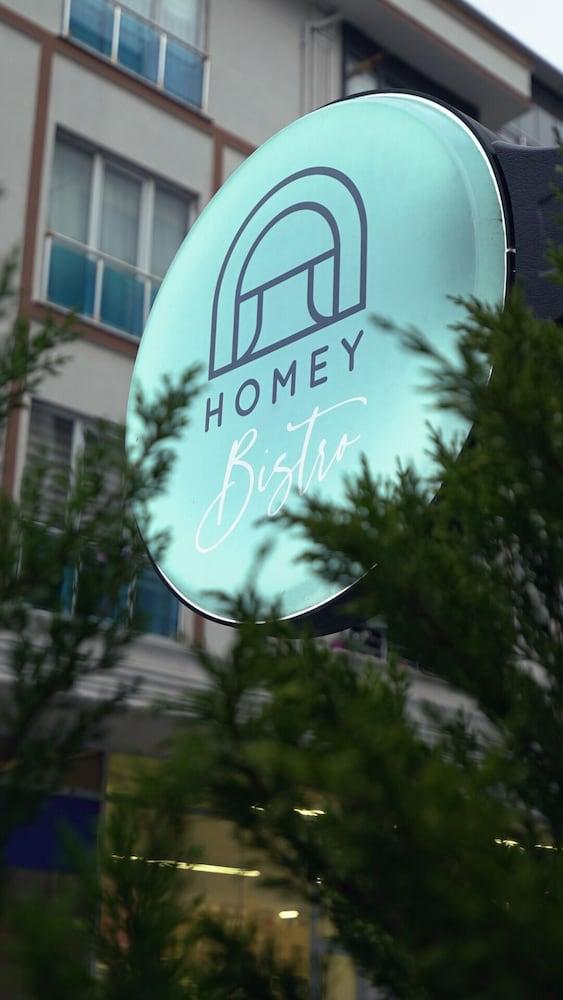 Homey Airport Hotel - Exterior detail