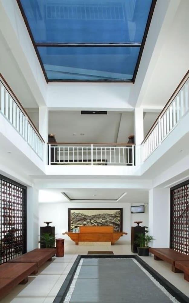 Ozz Hotel - Kuta Bali - Interior