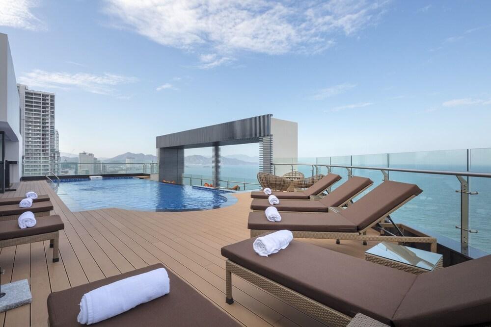 Asteria Comodo Nha Trang Hotel - Outdoor Pool