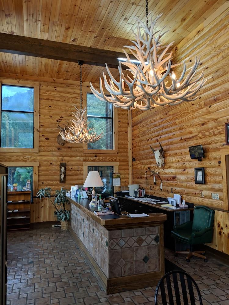 Cherokee Lodge - Lobby