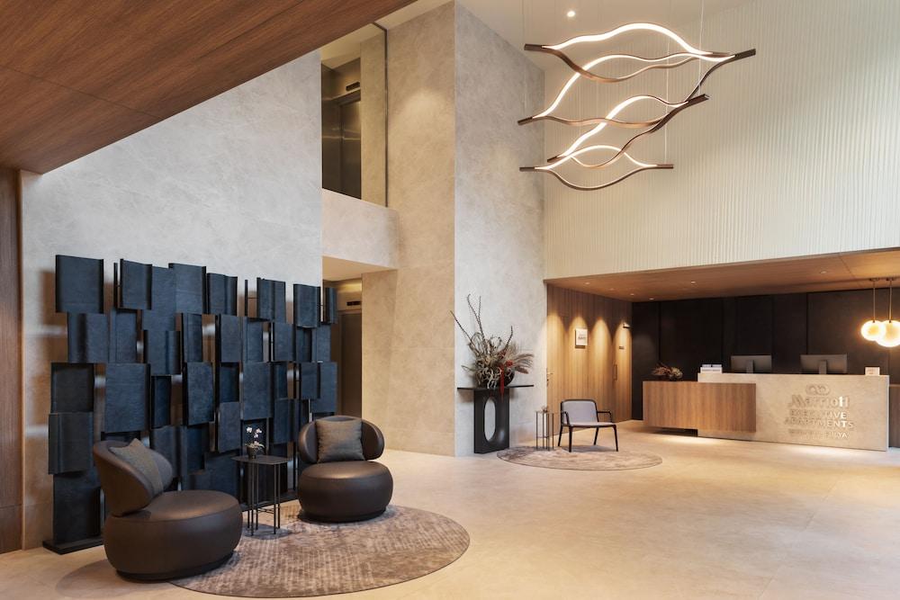 Marriott Executive Apartments Istanbul Fulya - Lobby Sitting Area