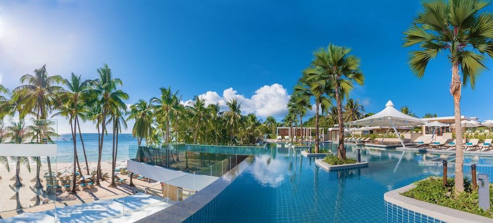 Henann Crystal Sands Resort - Outdoor Pool