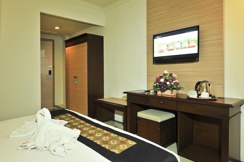 Hotel Grasia Semarang - Room