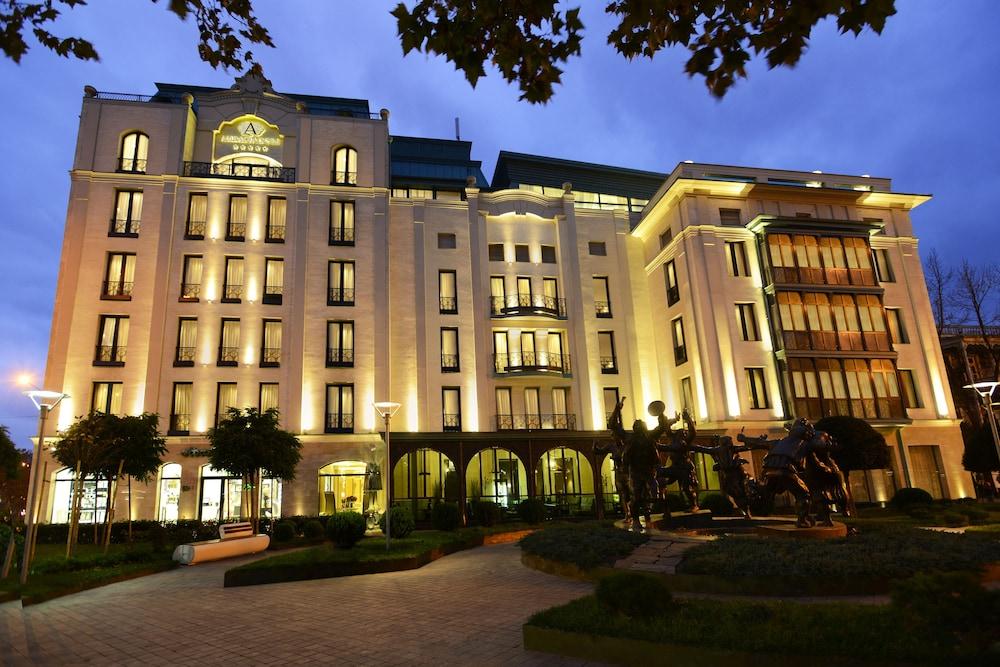 Ambassadori Hotel Tbilisi - Exterior