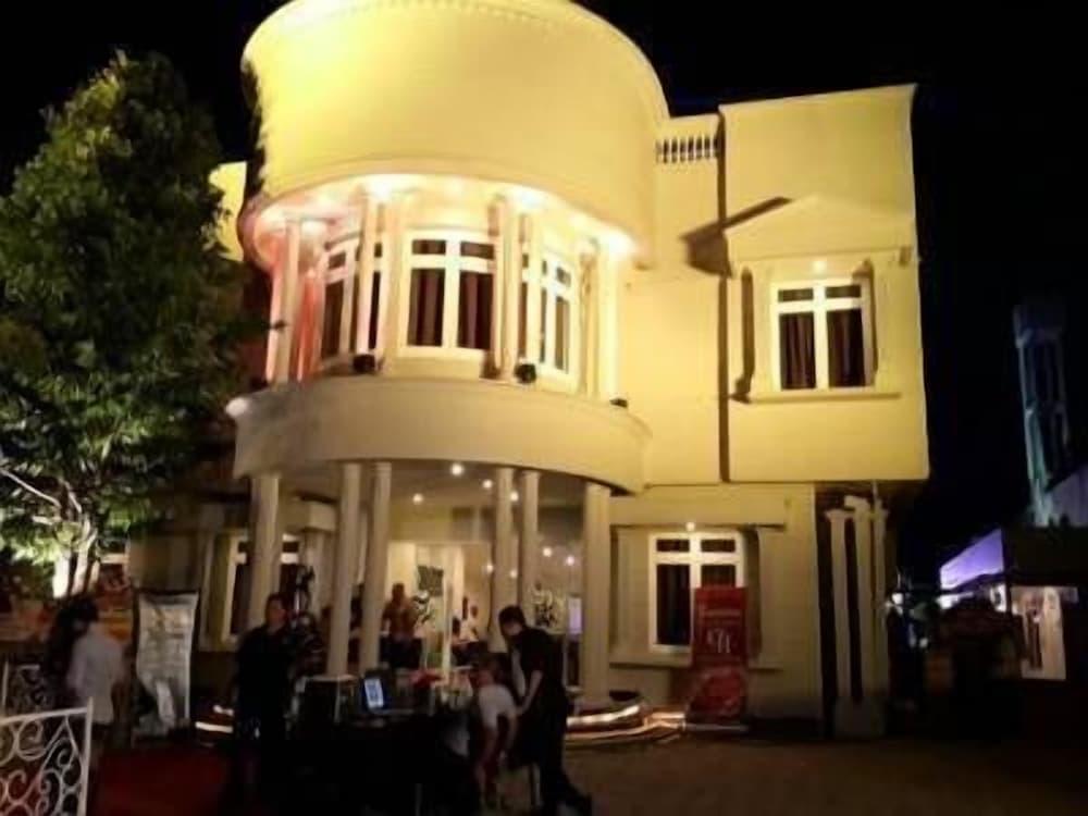 Sisingamangaraja Guest House Semarang - Featured Image