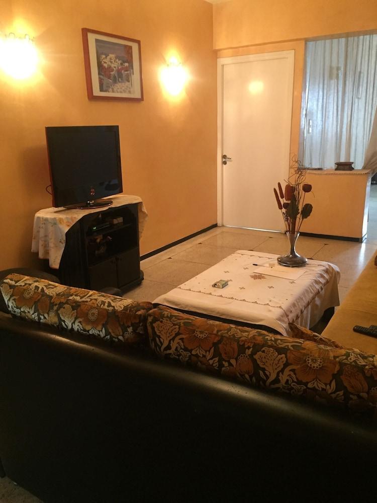 Room in Guest Room - Property Located in a Quiet Area Close to the Train Station and Town - Interior