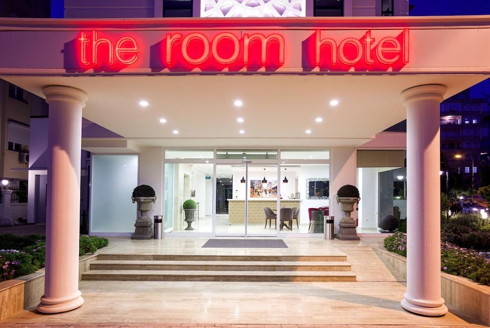 The Room Hotel & Apartments - Interior Entrance