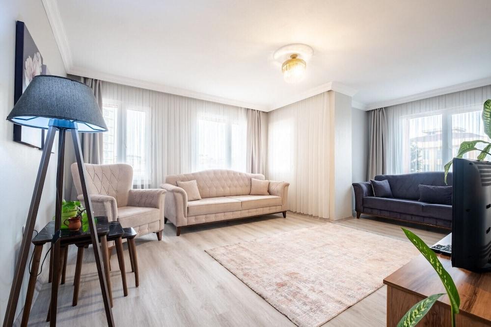 Marvelous Apartment in the Heart of Maltepe - Featured Image