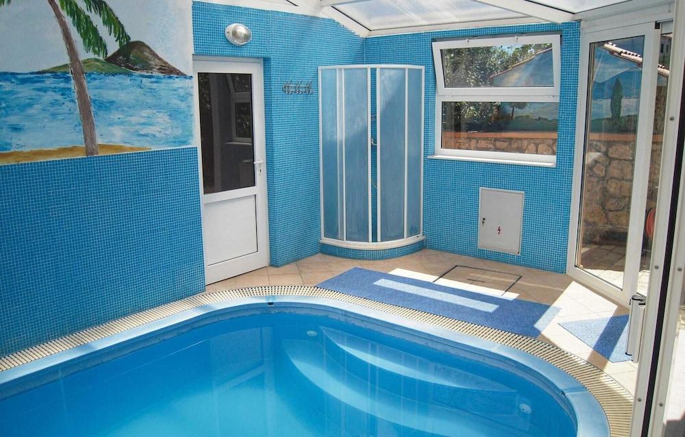 Beautiful Home in Jezera With Indoor Swimming Pool, Wifi and 2 Bedrooms - null