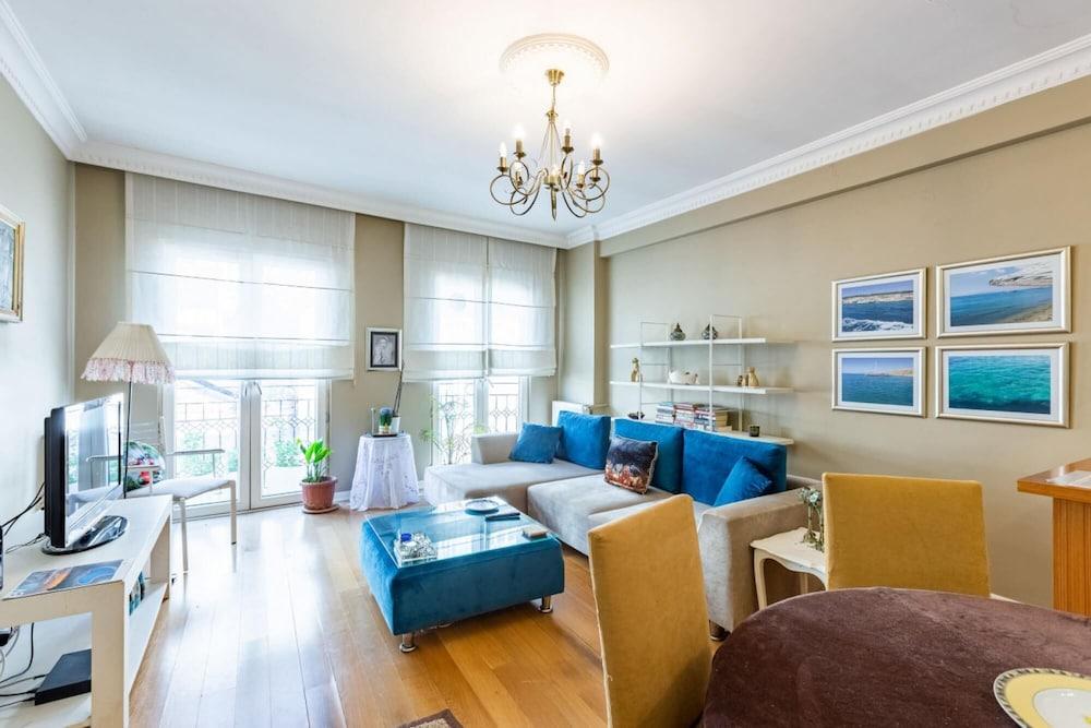Lovely and Central Flat Near Nisantasi in Sisli - Featured Image
