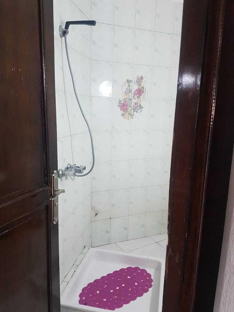 Duplex Chefchaouni - Bathroom Shower