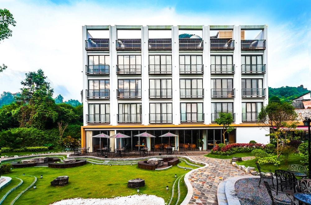 Courtyard Hotel – Li River Branch - Featured Image