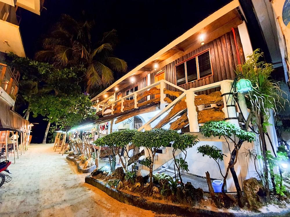 CocoLoco Boracay Beach Resort - Featured Image