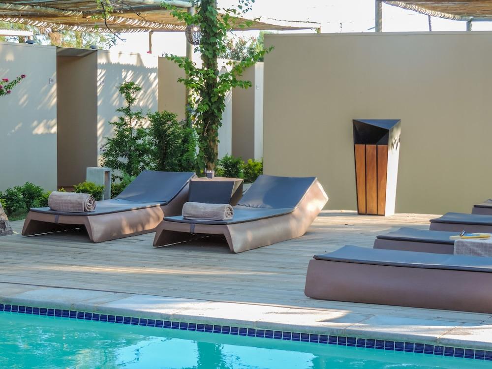 Liv Inn Guest House - Outdoor Pool