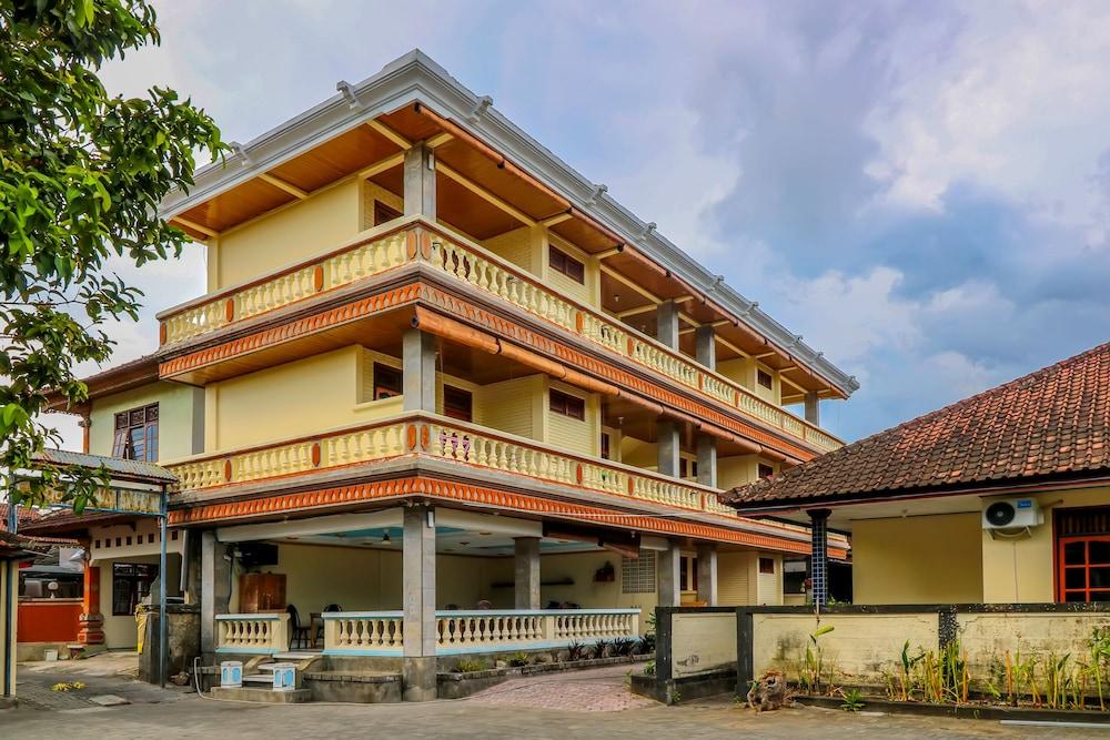 OYO 1654 Maha Bharata Kuta Inn - Exterior