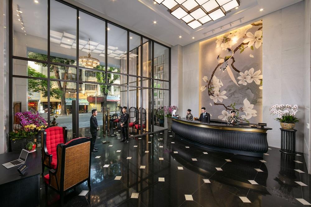 The Oriental Jade Hotel - Lobby Sitting Area