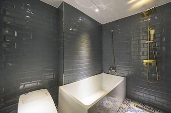 Busan Den Basta Hotel BIFC - Bathroom