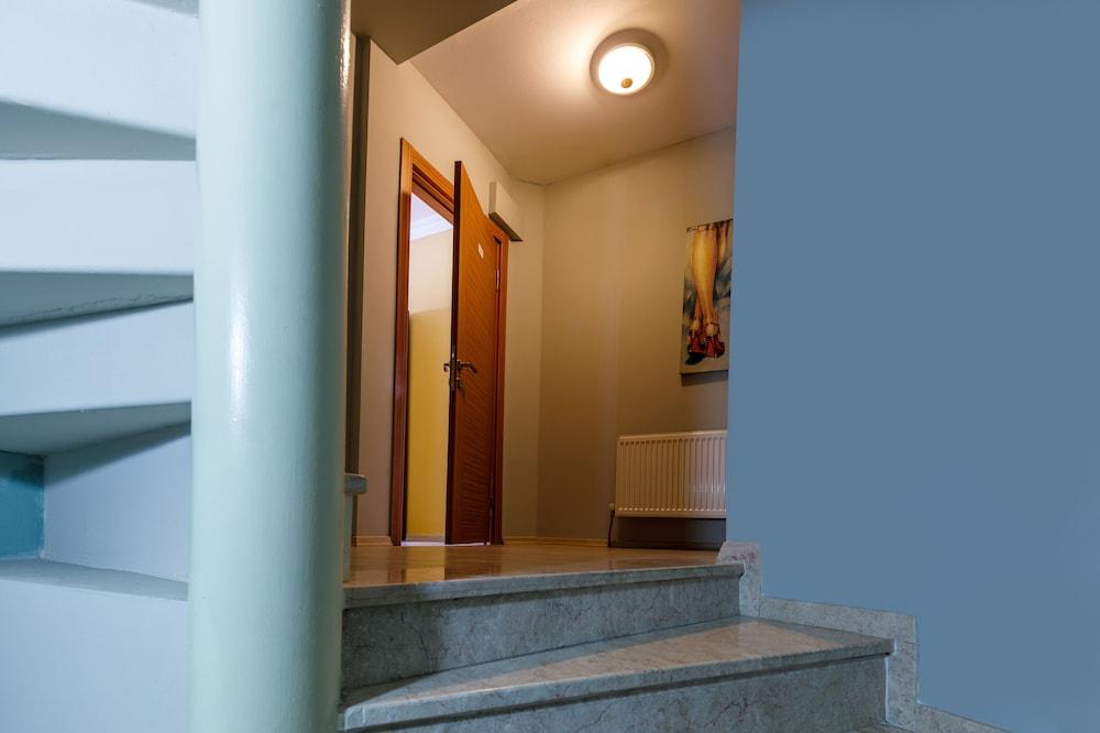 Senior Pera Suites - Interior Entrance