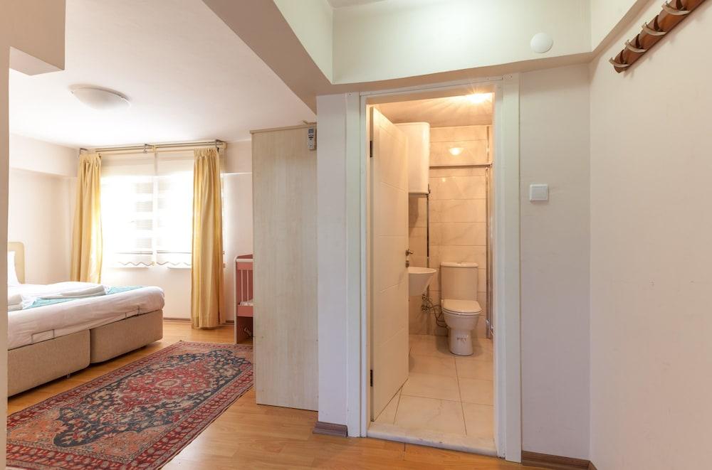 Sultan Apartments - Bathroom