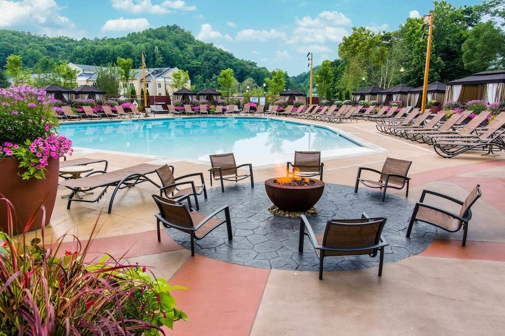Harrah's Cherokee Casino Resort - Outdoor Pool