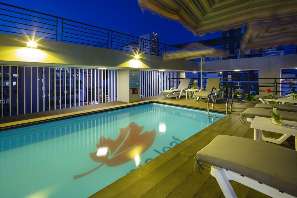 Maple Leaf Hotel & Apartment - Pool