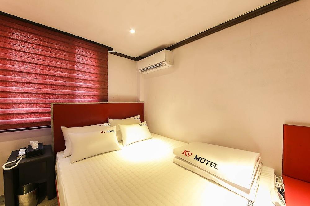 K9 Motel - Room