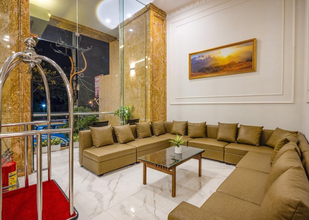 Imperial Nha Trang Hotel - Lobby Sitting Area