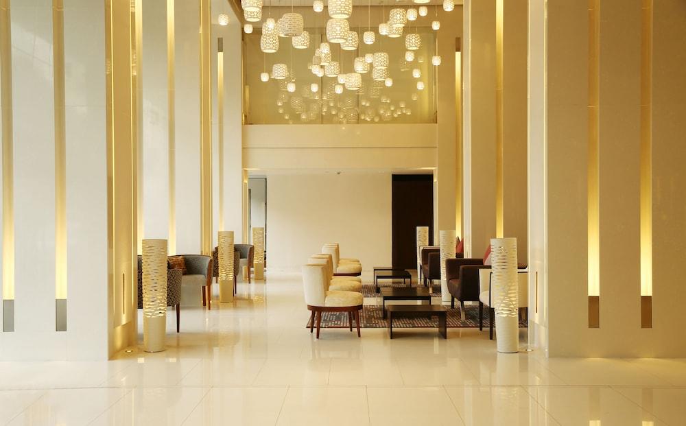 Ramada by Wyndham Colombo - Lobby Lounge