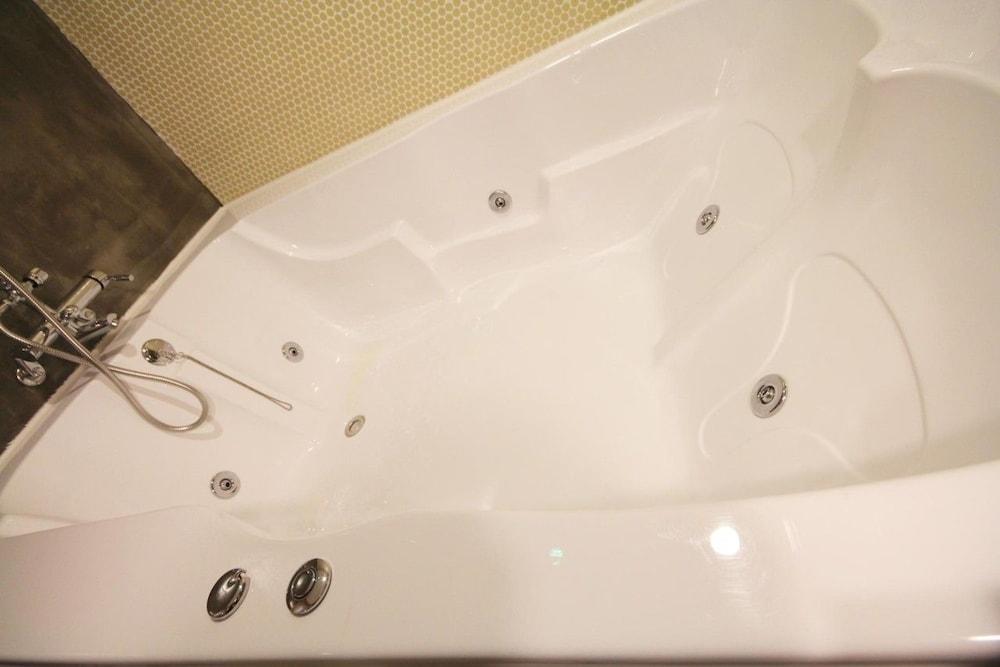 Hotel Yaja Seomyeon 1 - Beonga - Bathroom