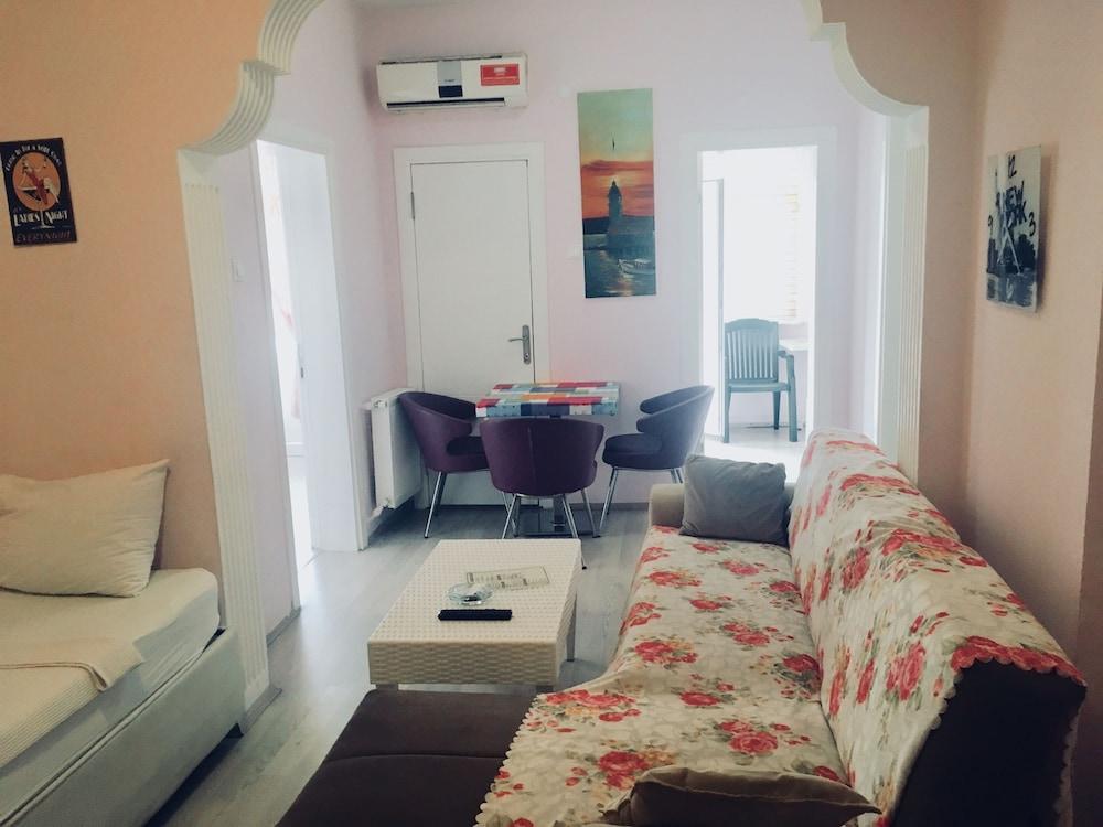 Zeytin Apart - Living Room