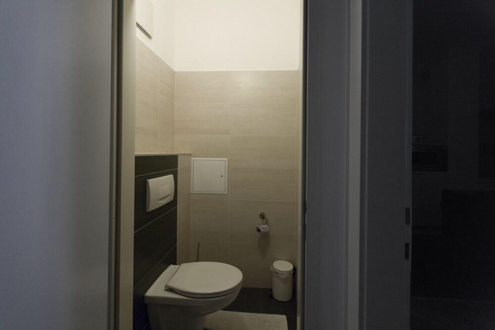 هارت أوف فيينا أوبرا هاوس ستوديو - Bathroom
