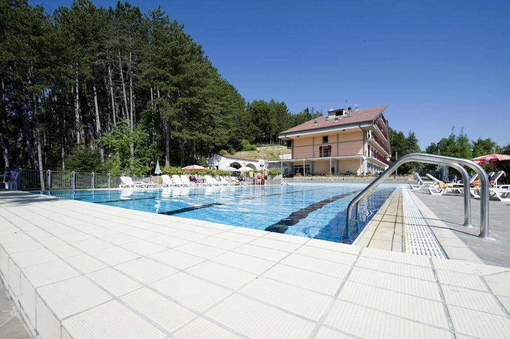 Hotel Candeleto - Outdoor Pool