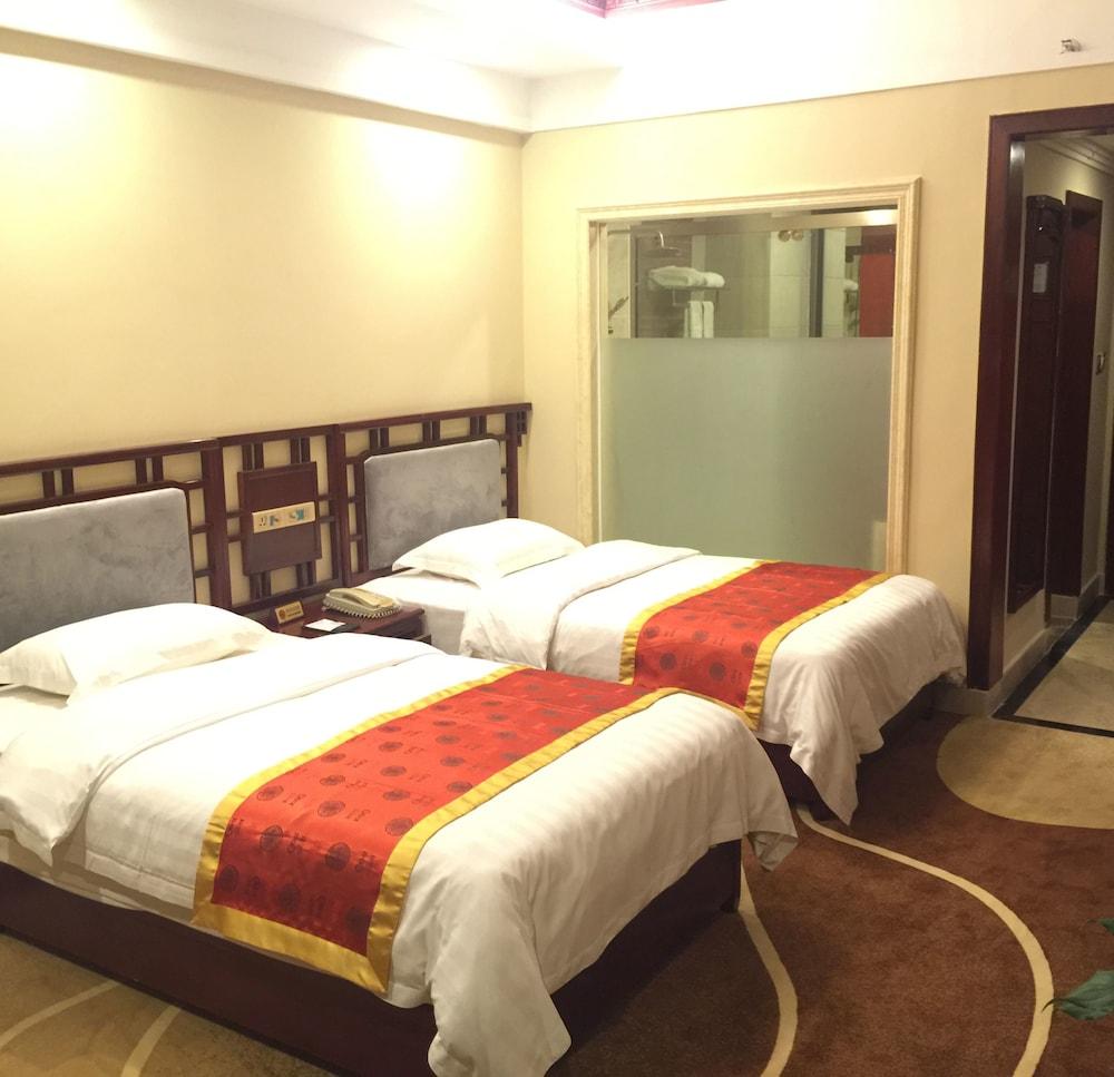 Guifu Hotel Yangshuo - Room
