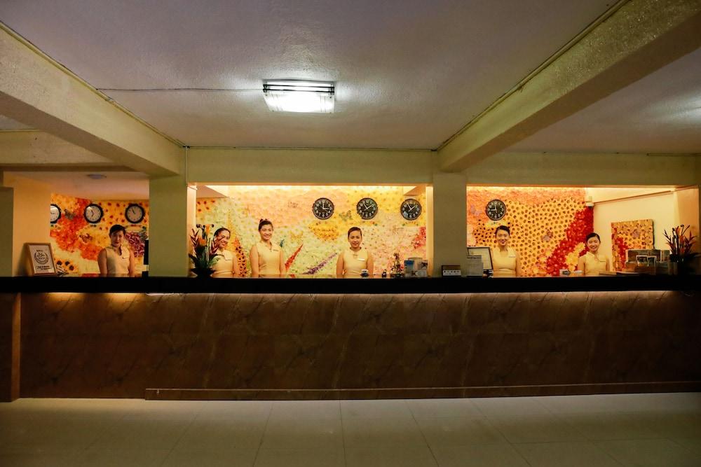 Paradise Garden Hotel and Convention Boracay Powered by ASTON - Reception