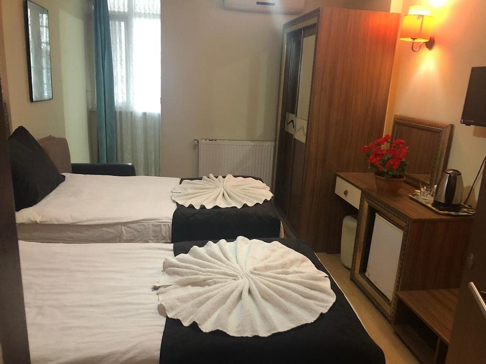 Emagine Hotel - Room