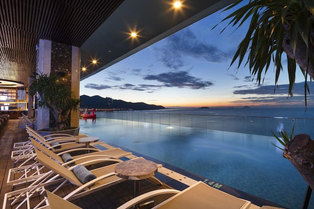 Nha Trang Horizon Hotel - Outdoor Pool