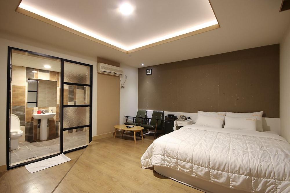 Hotel ZA - Room