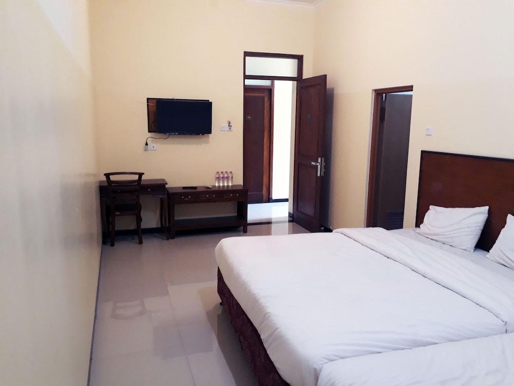 Hotel Pelangi Indah - Room